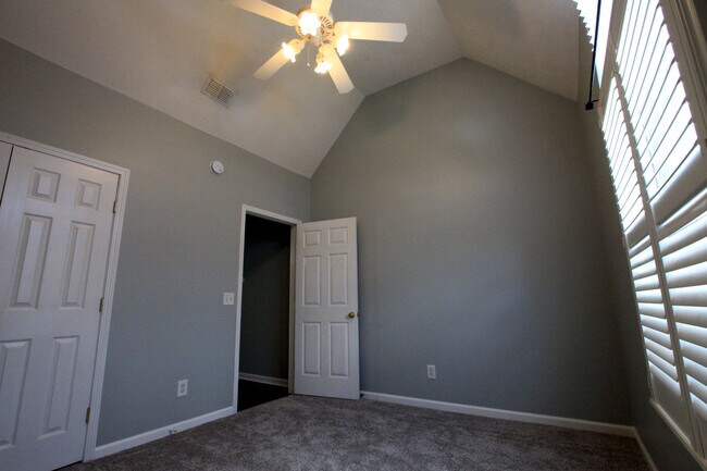Building Photo - 2105 Academy Way