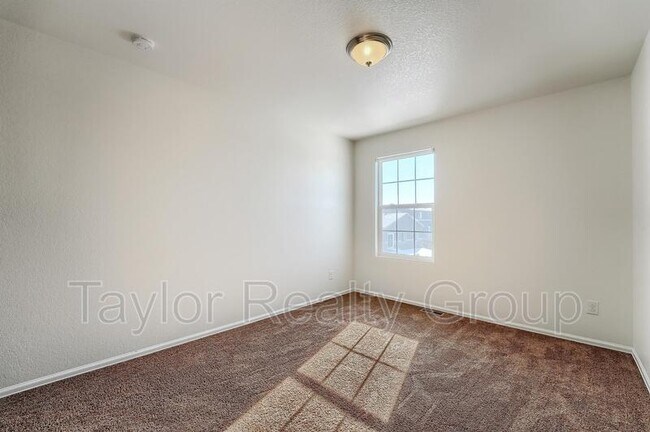 Building Photo - 2273 Saddle Back Ct