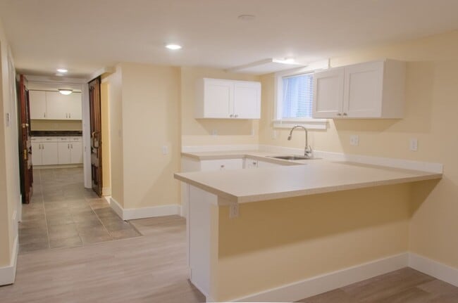Building Photo - 4Bd/2.75Ba Seattle House