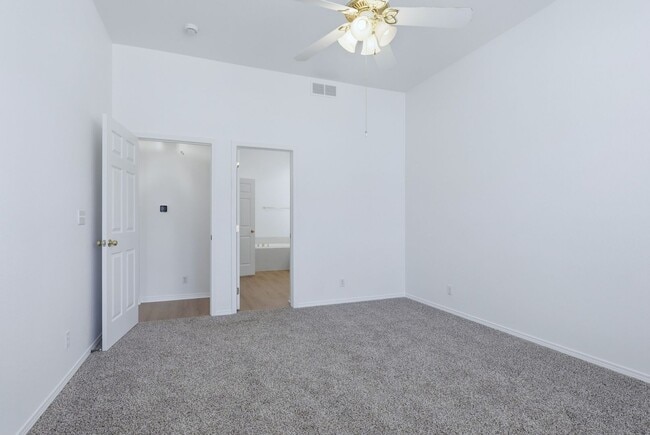 Building Photo - 4 bed 2 bath Ranch in Metzler Ranch Castle Rock!