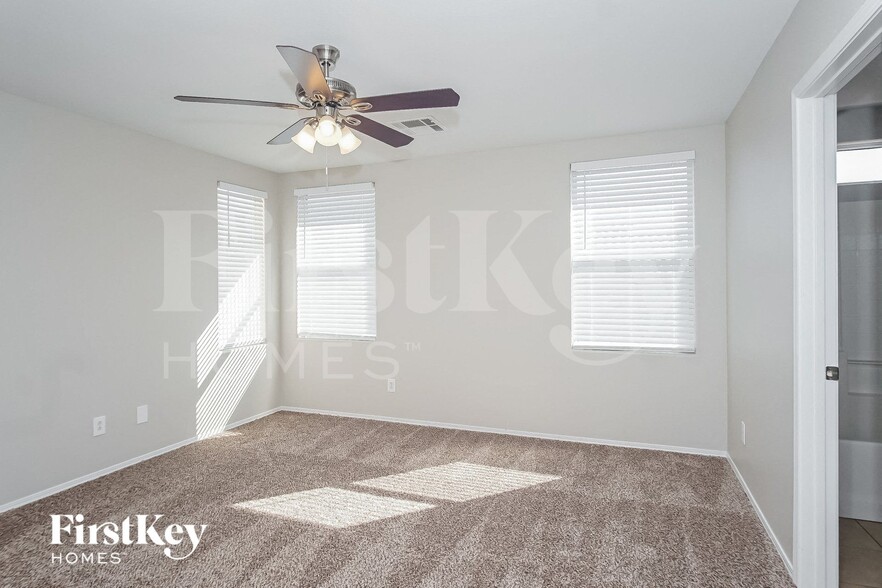 Building Photo - 7486 Decoro St