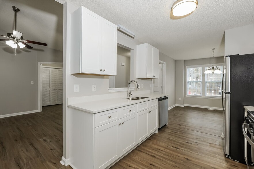 Building Photo - 240 Wood Green Dr