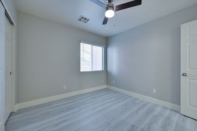Building Photo - NW!!! 4 bedrooms!!! Pool and Spa!!! All ti...