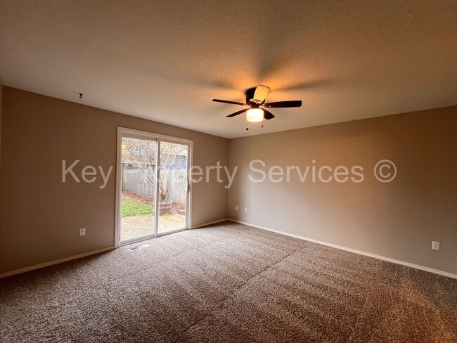 Building Photo - Charming Home in Quiet Image Neighborhood