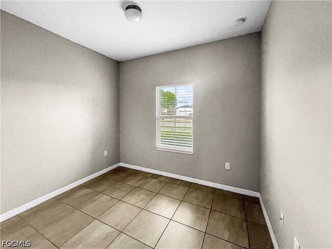 Building Photo - 1322 Trafalgar Pkwy