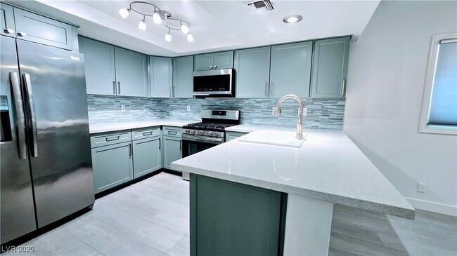 Building Photo - 7163 Mission Hills Dr