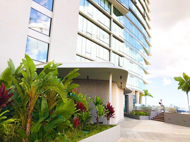 Building Photo - 1001 Queen St