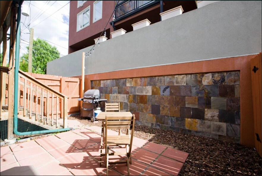 Building Photo - 2324 W 31st Ave