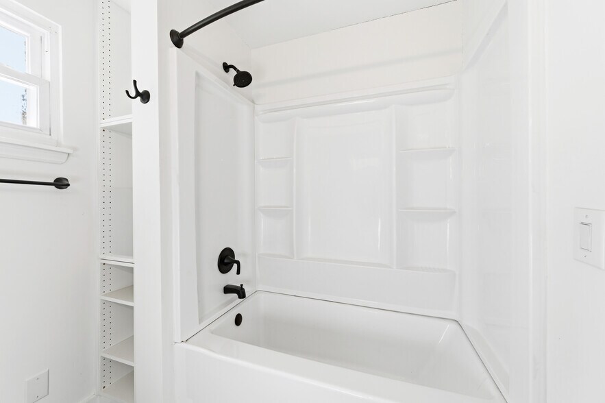 Building Photo - 23 Salem Rd