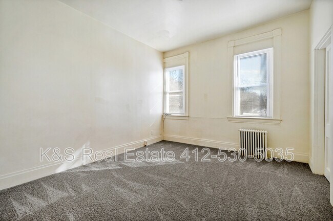 Building Photo - 445-445 Library St