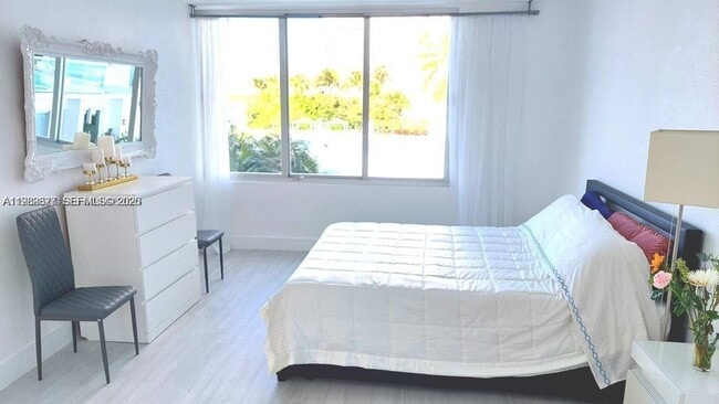 Building Photo - 1000 West Ave