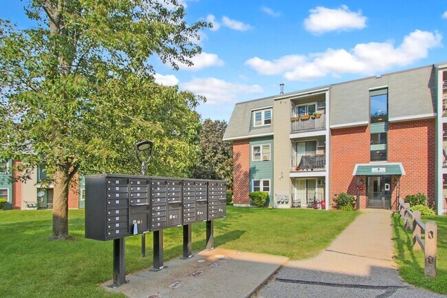 Building Photo - 3 New Haven Dr