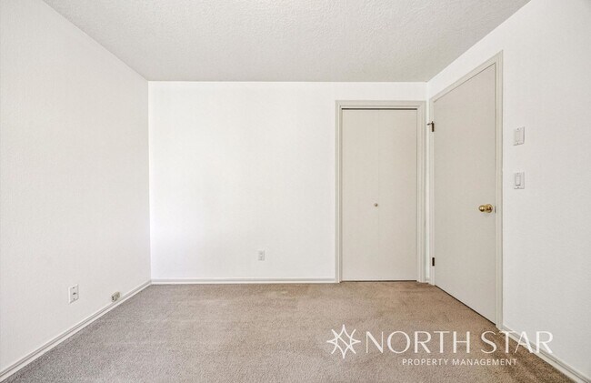 Building Photo - Charming One-Level Home on a Quiet Cul-de-...