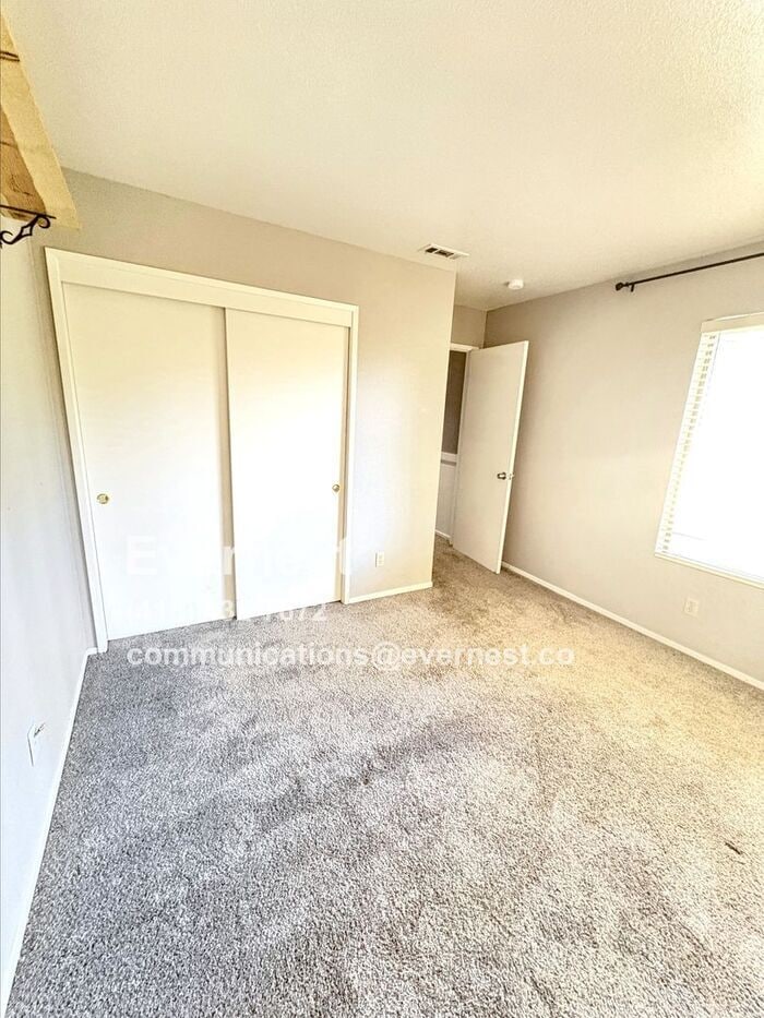 Building Photo - 1631 Porter Way