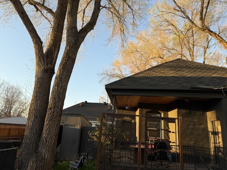 Building Photo - 553 E 700 S