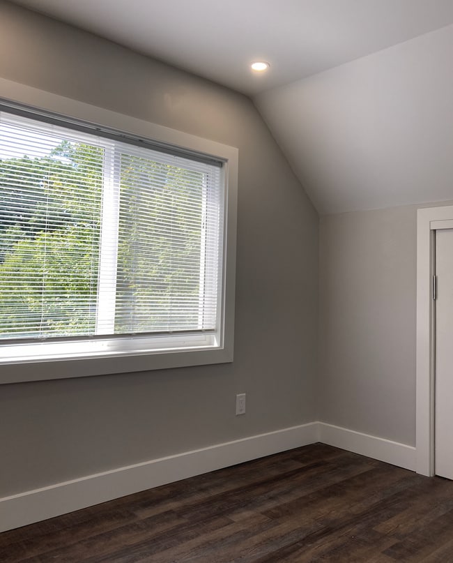 Building Photo - 1229 Sorin St