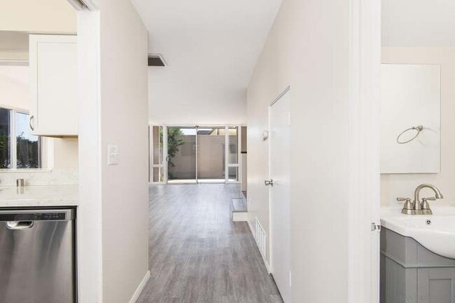 Building Photo - 409 C Ave