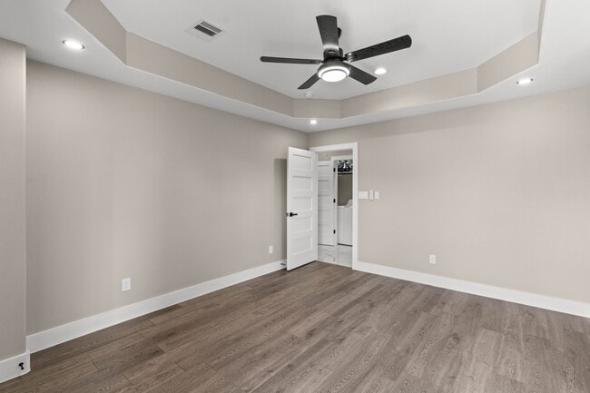 Building Photo - 7927 Colonial Ln