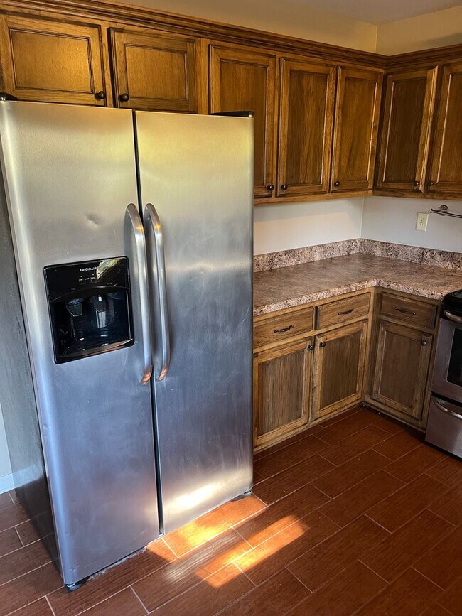 Building Photo - Country Living at it's best