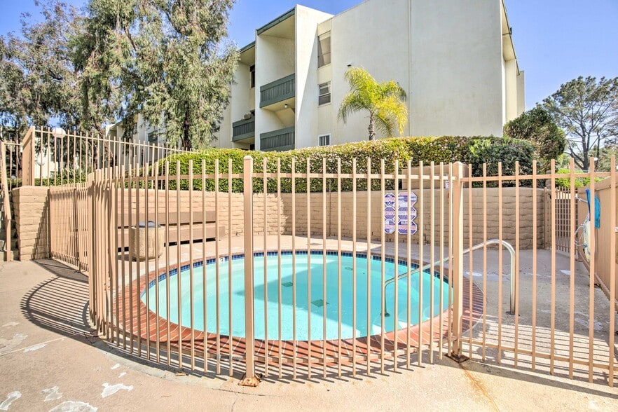 Building Photo - 4060 Huerfano Ave