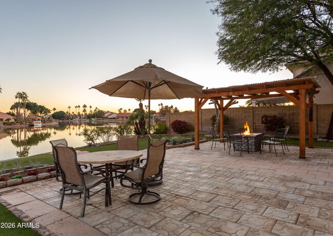 Building Photo - 11015 W Laurelwood Ln