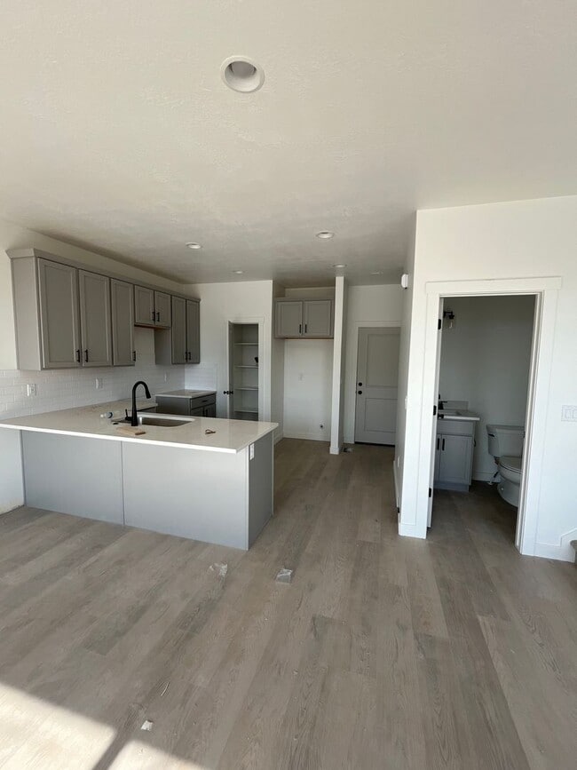 Building Photo - 3348 W 1570 N