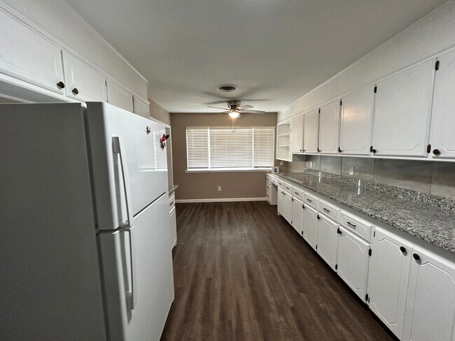 Building Photo - 2119 57th St