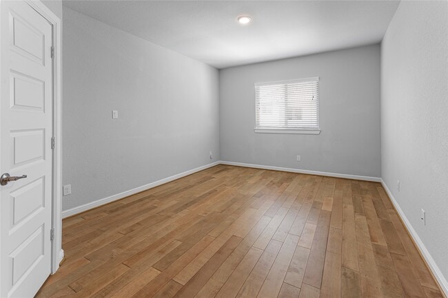 Building Photo - 11 Winter Thicket Pl