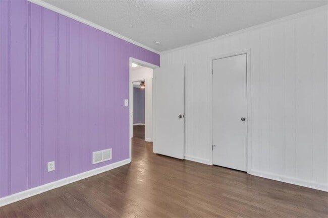 Building Photo - 2473 Harwood Dr