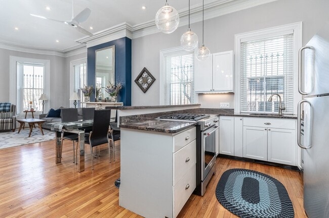 Building Photo - 748 Tremont St