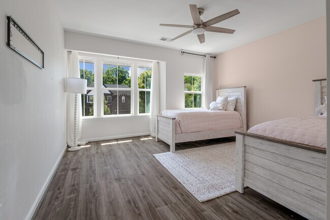Building Photo - 16848 White Daisy Loop