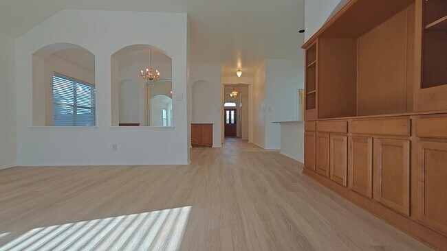 Building Photo - 11171 Mansfield Dr