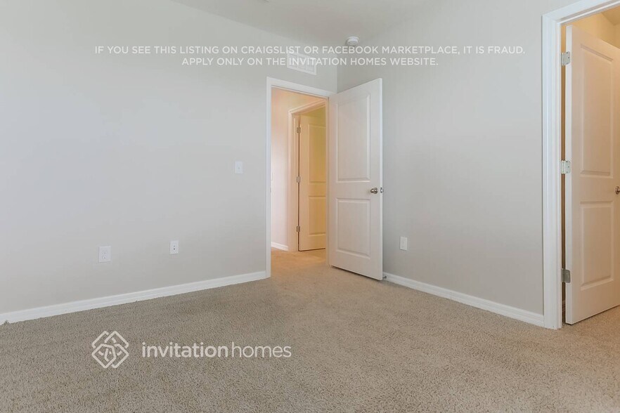 Building Photo - 8099 Pelican Reed Cir