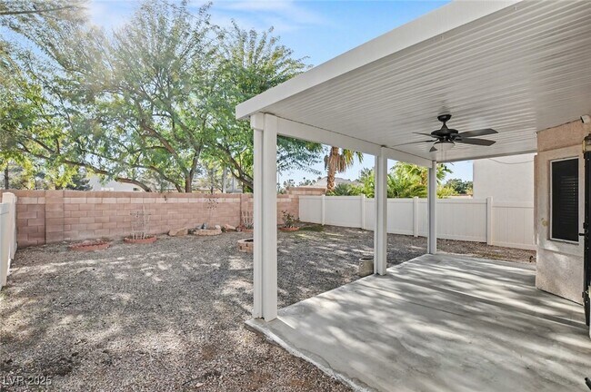 Building Photo - 1123 Aldenwood Ave