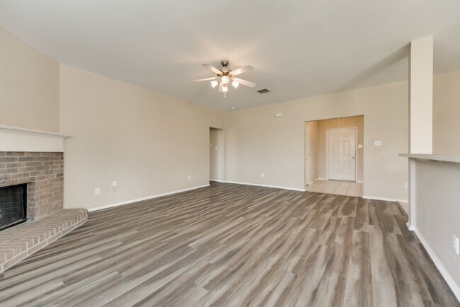 Building Photo - Updated 3-2-2 Ranch in McKamy Evers (North Denton)