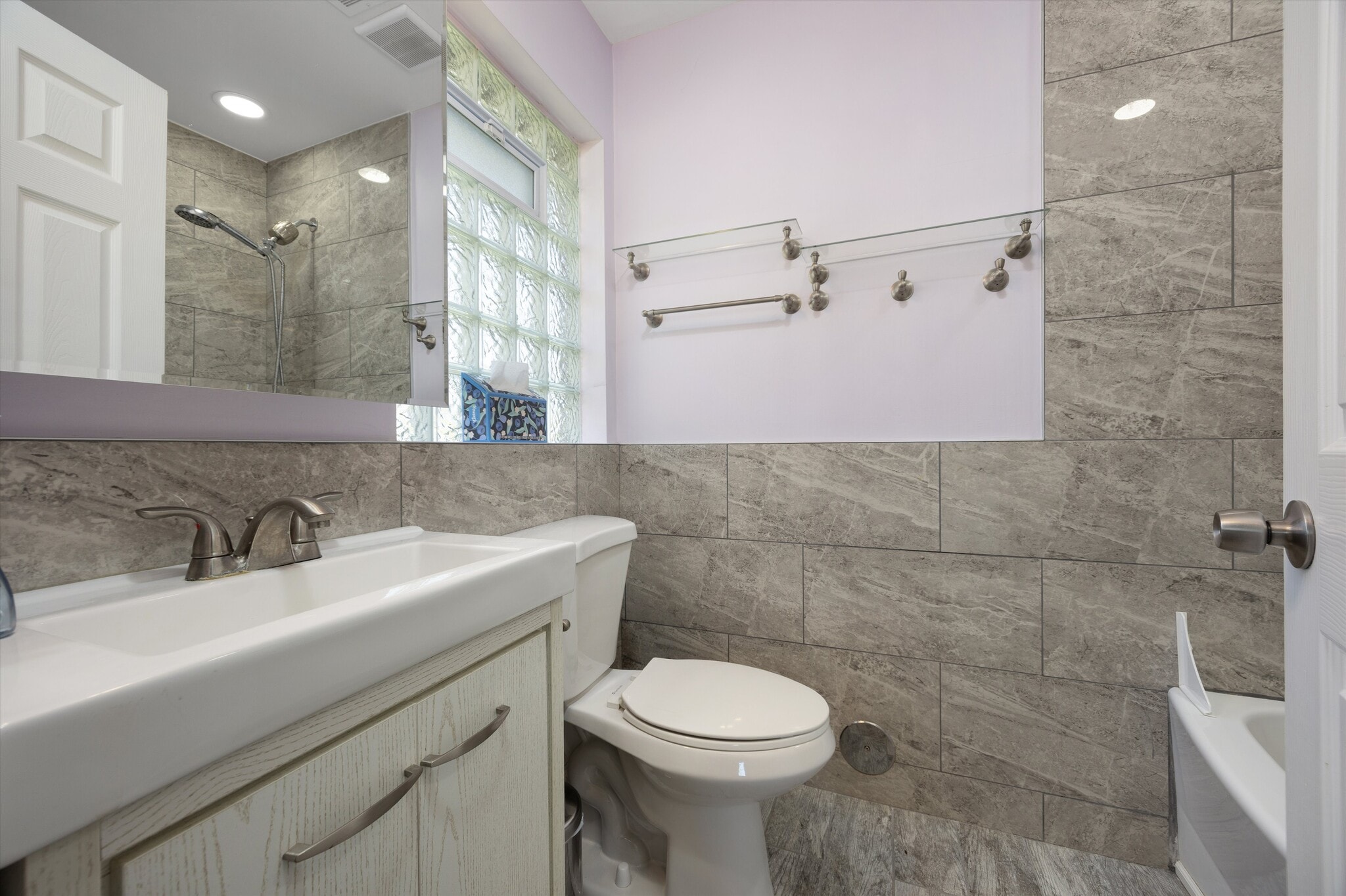 Building Photo - 37880 Wendy Lee St