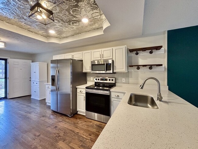 Building Photo - 1814 Glade St