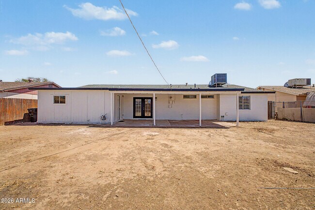 Building Photo - 4214 W Lewis Ave