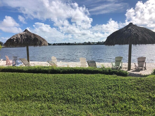 Building Photo - 1100 Scotia Dr