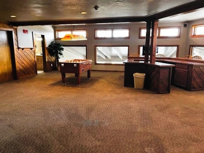 Building Photo - Long Term Rental- Buffalo Ridge/Village 403CC