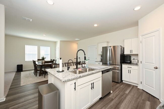 Building Photo - **RARE FIND: LIKE NEW, ONE-OWNER, 5-BED, 3-BATH HOME BUILT IN 2025 IN A NEIGHBORHOOD WITH RESORT-...