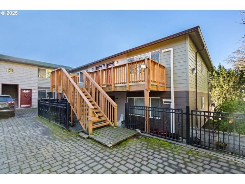 Building Photo - 8678 N Willamette Blvd