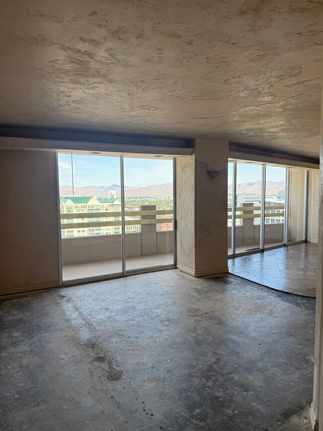 Building Photo - 100 N Arlington Ave