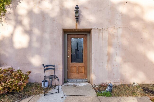 Building Photo - 216 Gray Craig Rd