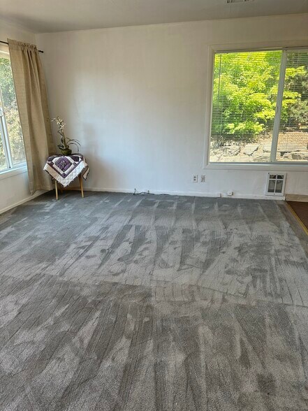 Building Photo - 755 NW 5th St