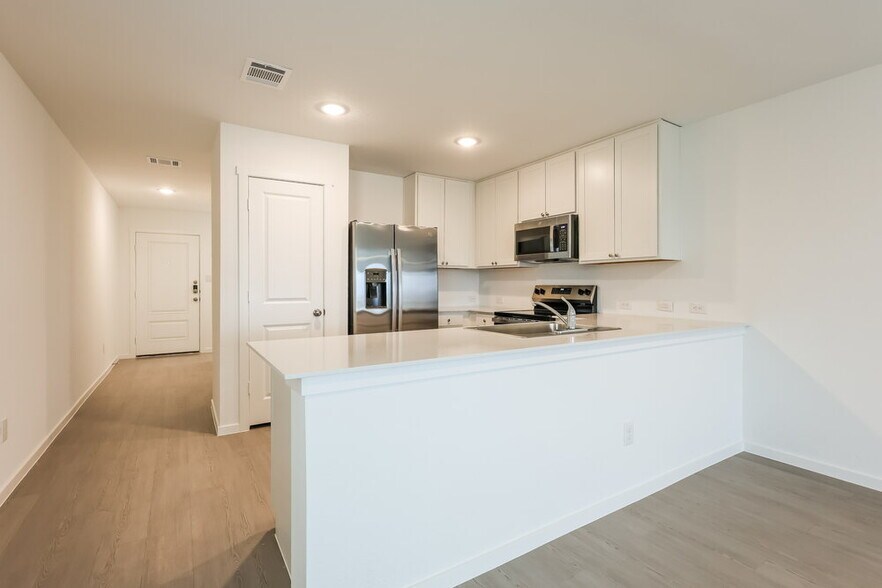 Building Photo - 528 Roquefort St