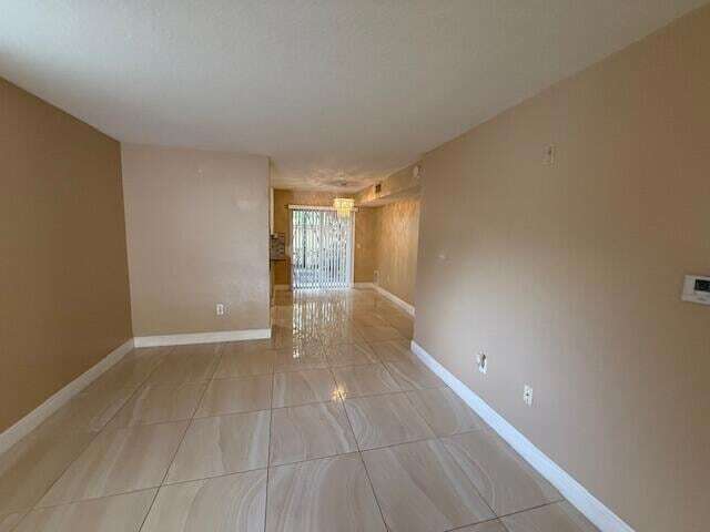 Building Photo - 3760 N Jog Rd