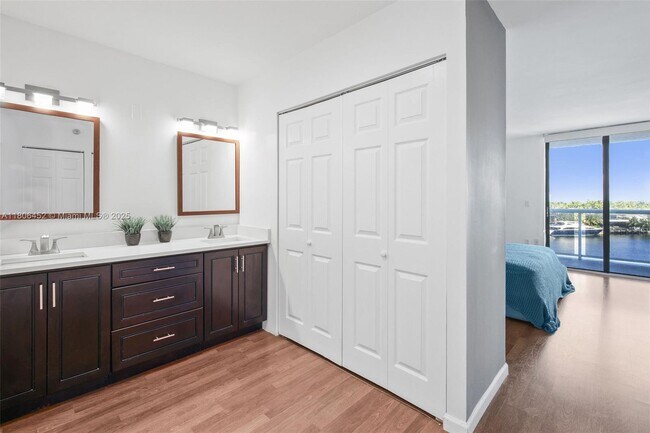Building Photo - 20515 E Country Club Dr