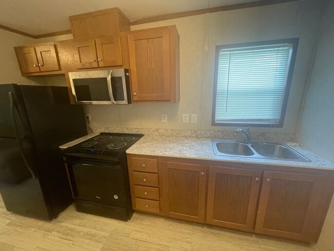 Building Photo - NEW 1 BEDROOM TINY HOME