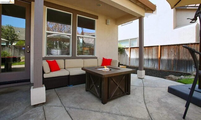 Building Photo - 3251 Lookout Point Loop